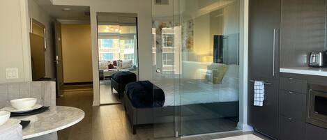 1 chambre, fer et planche à repasser, Wi-Fi gratuit, draps fournis