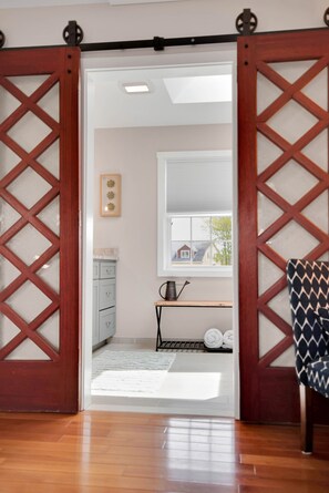 Interior - Driftwood Cottage @ Saybrook Point Marina, 2 King Beds (Old Saybrook)