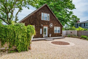 Exterior - Driftwood Cottage @ Saybrook Point Marina, 2 King Beds (Old Saybrook)