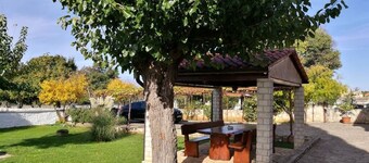 Apartment with pool for 5 persons