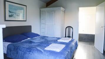 4 Schlafzimmer, Reisekinderbett, kostenloses WLAN, Bettwäsche