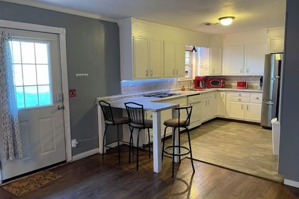 Frigorifero, microonde, forno, piano cottura