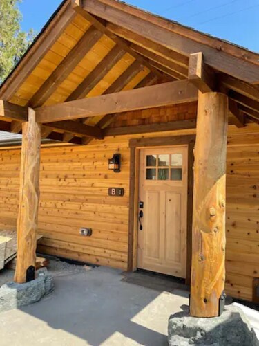 Cedar Mountain - Suite B