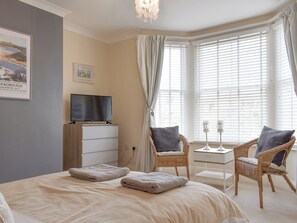 4 bedrooms, free WiFi, bed sheets