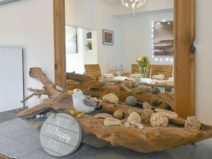Interior - 4 bedroom accommodation in Scarborough (Scarborough)