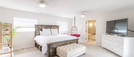 3 bedrooms, desk, iron/ironing board, free WiFi