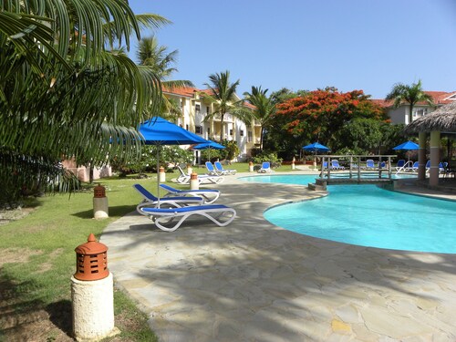 Fantastic Condo right on Beautiful Cabarete Beach with a gorgeous pool! 