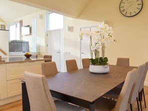 Dining - 3 bedroom accommodation in Linlithgow (Linlithgow)