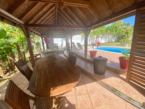 Outdoor dining - Villa Ti Bou T3 (Petit-Bourg)