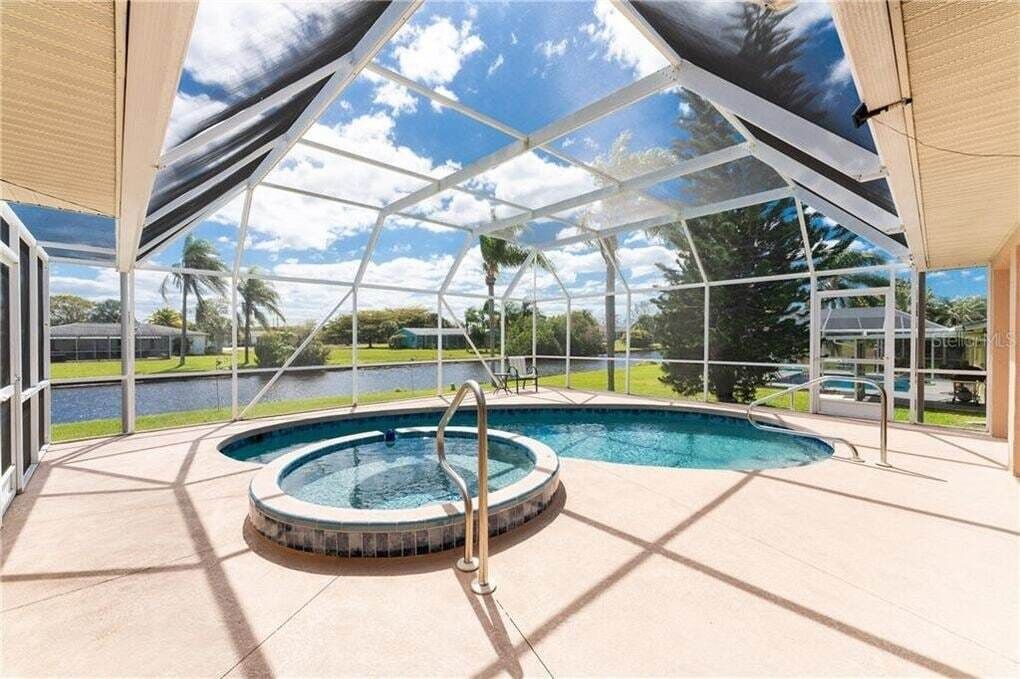SPA! Heated Pool Included! Golf + Close to beaches