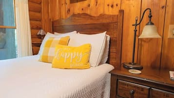 2 bedrooms, travel crib, free WiFi, bed sheets