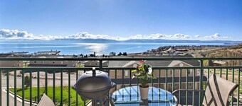 LAKE VIEW RETREAT CONDO /1 block Marina/Resort pool,hot tub & tennis courts