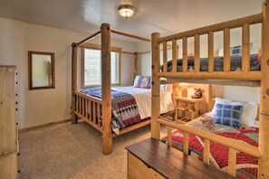 3 bedrooms, iron/ironing board, travel crib, free WiFi