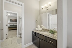 5 dormitorios, escritorio, tabla de planchar con plancha y wifi gratis