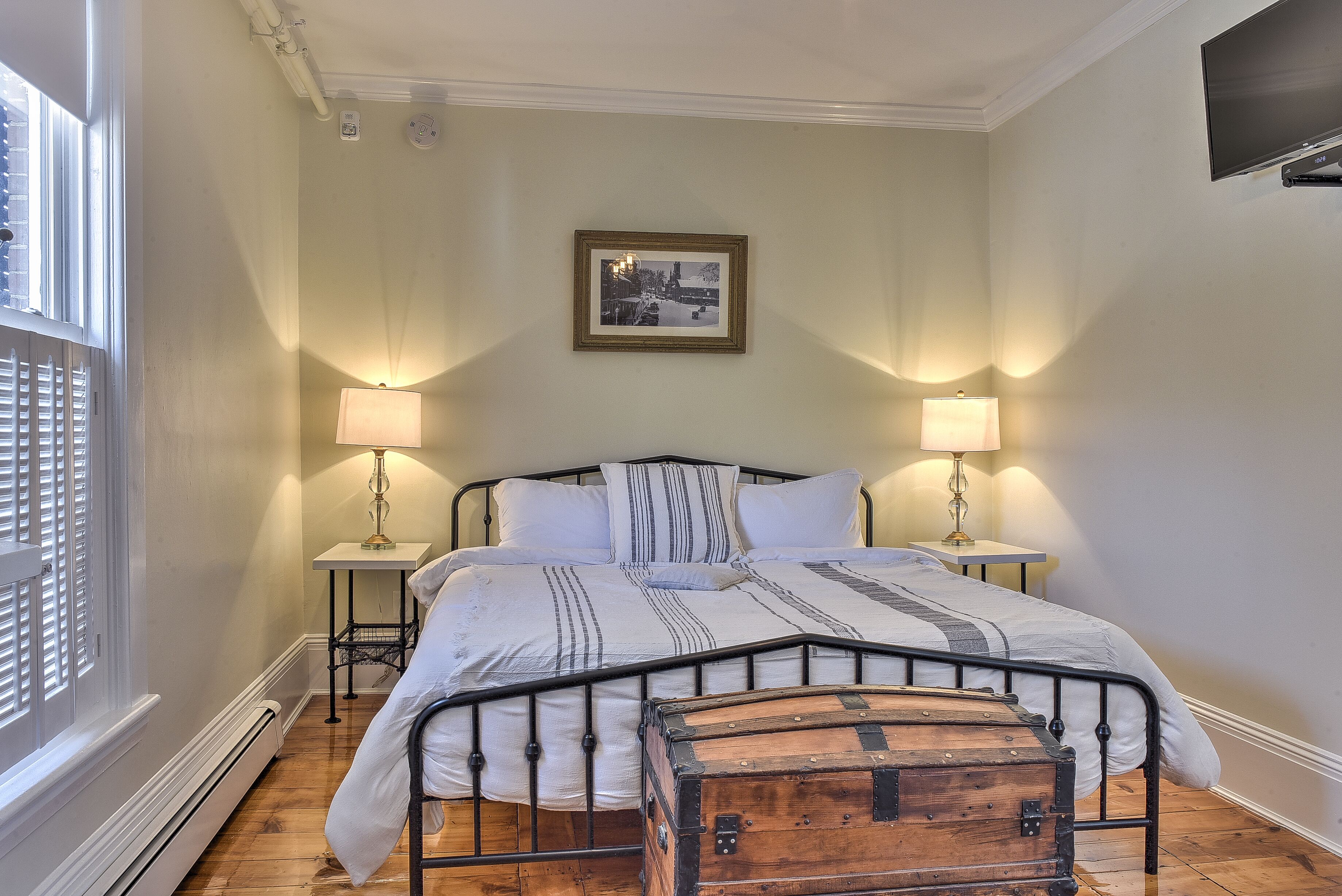 Habitación doble Deluxe | Ropa de cama de alta calidad y decoración personalizada 