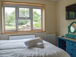 4 bedrooms, free WiFi, bed sheets