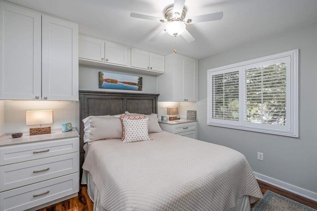 4 Schlafzimmer, Schreibtisch, Bügeleisen/Bügelbrett, WLAN