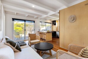 Smart-TV, bordtennis og bøker