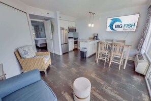 Smart TV, offices - New Caravelle Resort 1BR - Honeymoon Suite - Pools (Myrtle Beach)