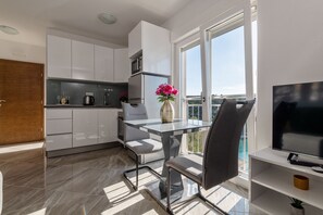 Fridge, microwave, oven, dishwasher - MODERN, NEW APARTMENTS , FAMILY FRIENDLY, UNFORGETTABLE SEA VIEW (Duba)