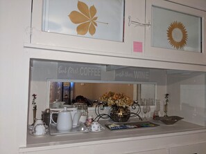 Dining - Central Queen Anne Home • Walking Score 96 (Seattle)