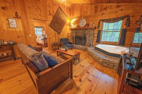 The Pines Ocoee riverside log cabin with jacuzzi tub