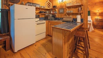 雪櫃、微波爐、焗爐、爐具