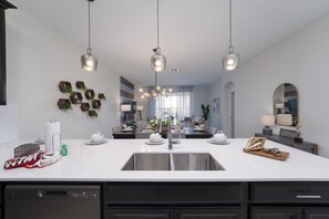 Interior - Luxury 3 Bedroom 2 bath Condo Home 241 (Reunion)