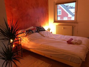 2 bedrooms, free WiFi, bed sheets - Flat for 7 ✭ Free cleaning every week ✭ TV&WIFI (Elsteraue)