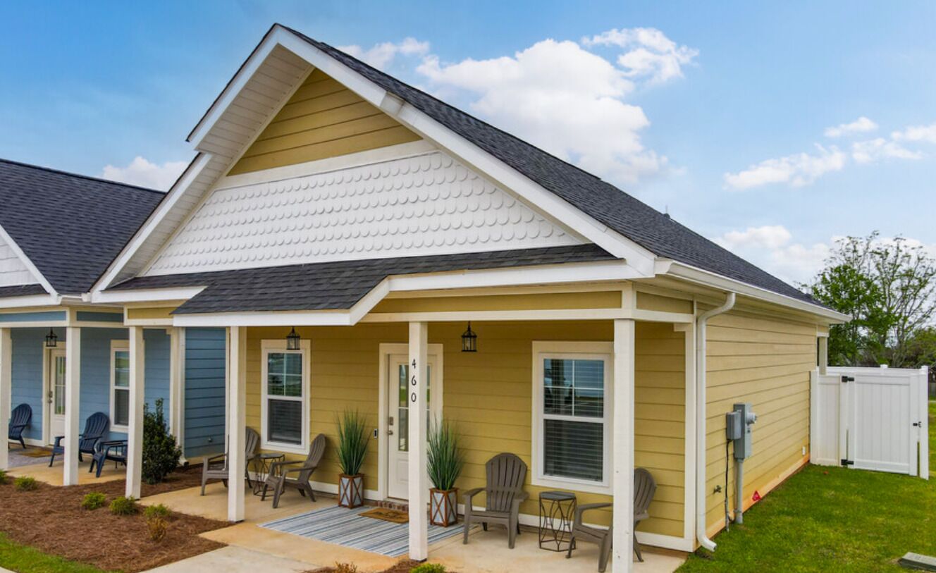 Fully Furnished Beautiful Cottage with Amazing Amenities!