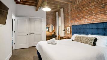 2 slaapkamers, een bureau, een strijkplank/strijkijzer, gratis wifi