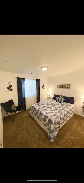 Room - Amazing beautifully Furnished 4Bdr 2Ba Home Sleeps 9 (Bakersfield)