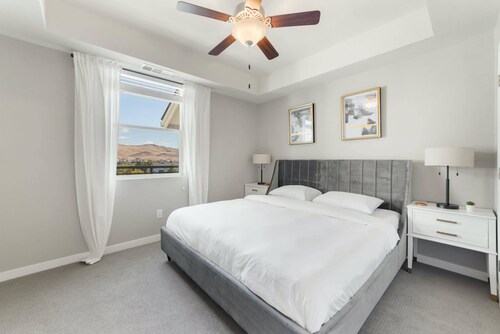 Sparks Marina 2BR | Balcony, Pool & Rooftop