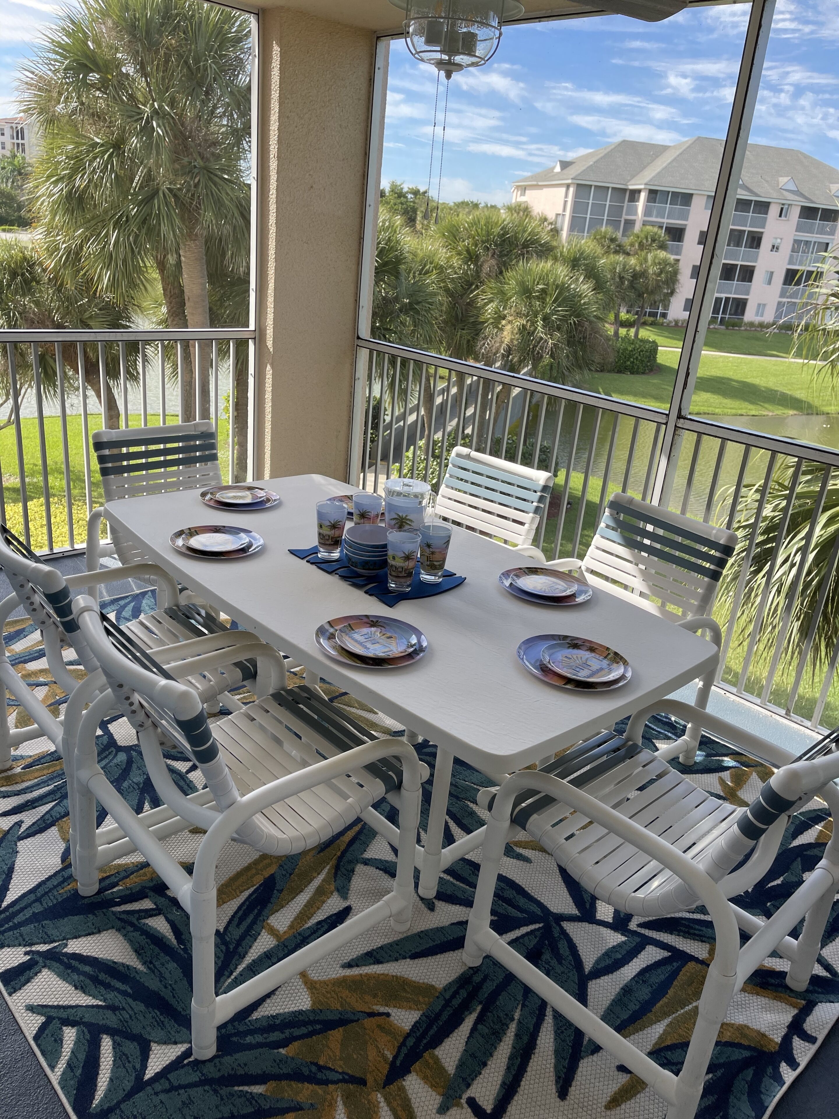 JUPITER BAY RESORT LAKEVIEW! 5 MIN TO BEACH, CARLIN PARK, RESTAURANTS, SHOPS!