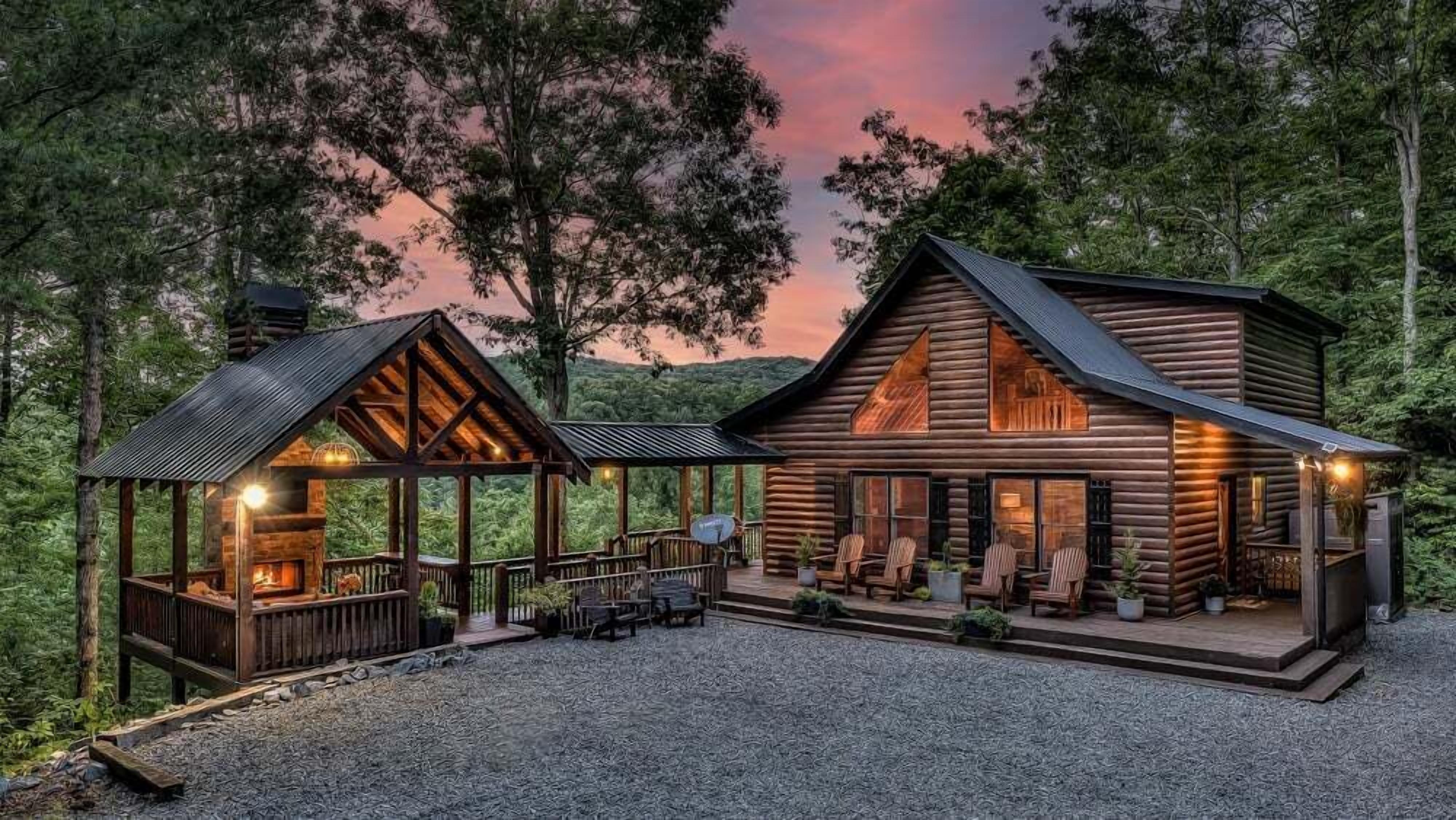 Points of View - Mountain View | Pet Friendly | Hot Tub | Pool Table | Air Hockey | Fire Pit