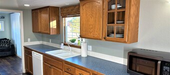 Discover St. Maries charm in our spacious 3-bedroom retreat