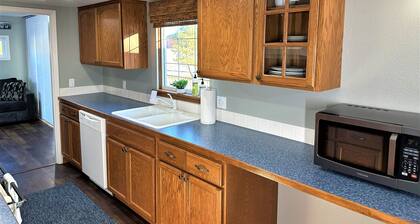 Discover St. Maries charm in our spacious 3-bedroom retreat