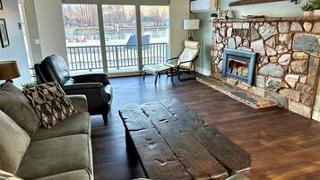 Smart TV, fireplace, DVD player, books