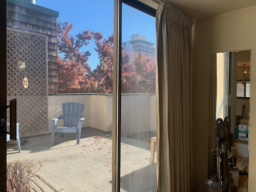 Great downtown Palo Alto location!