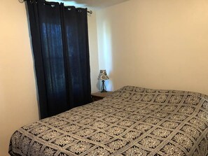 3 chambres, fer et planche à repasser, accès au Wi-Fi (inclus)