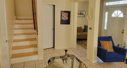 Charming 3-bedroom Condo w/ Patio - Cal Tech Area