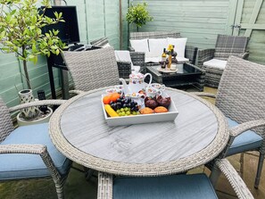 屋外ダイニングエリア