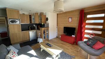 TV, DVD player