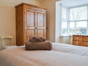 3 bedrooms, free WiFi, bed sheets