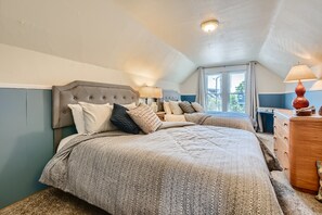 3 soverom, skrivebord, strykejern/-brett og wi-fi (inkludert)