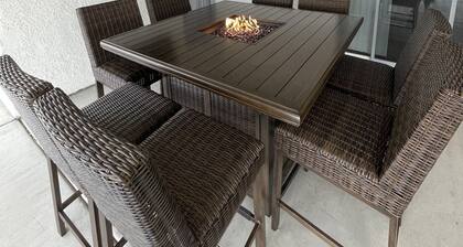 Beautiful, cozy home minutes from Laughlin and the river!!