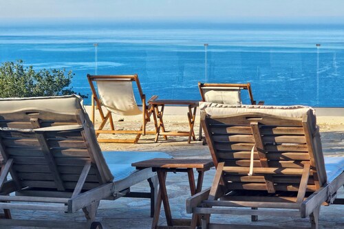 Luxury Villa with Saltwater Pool & Sea Views
