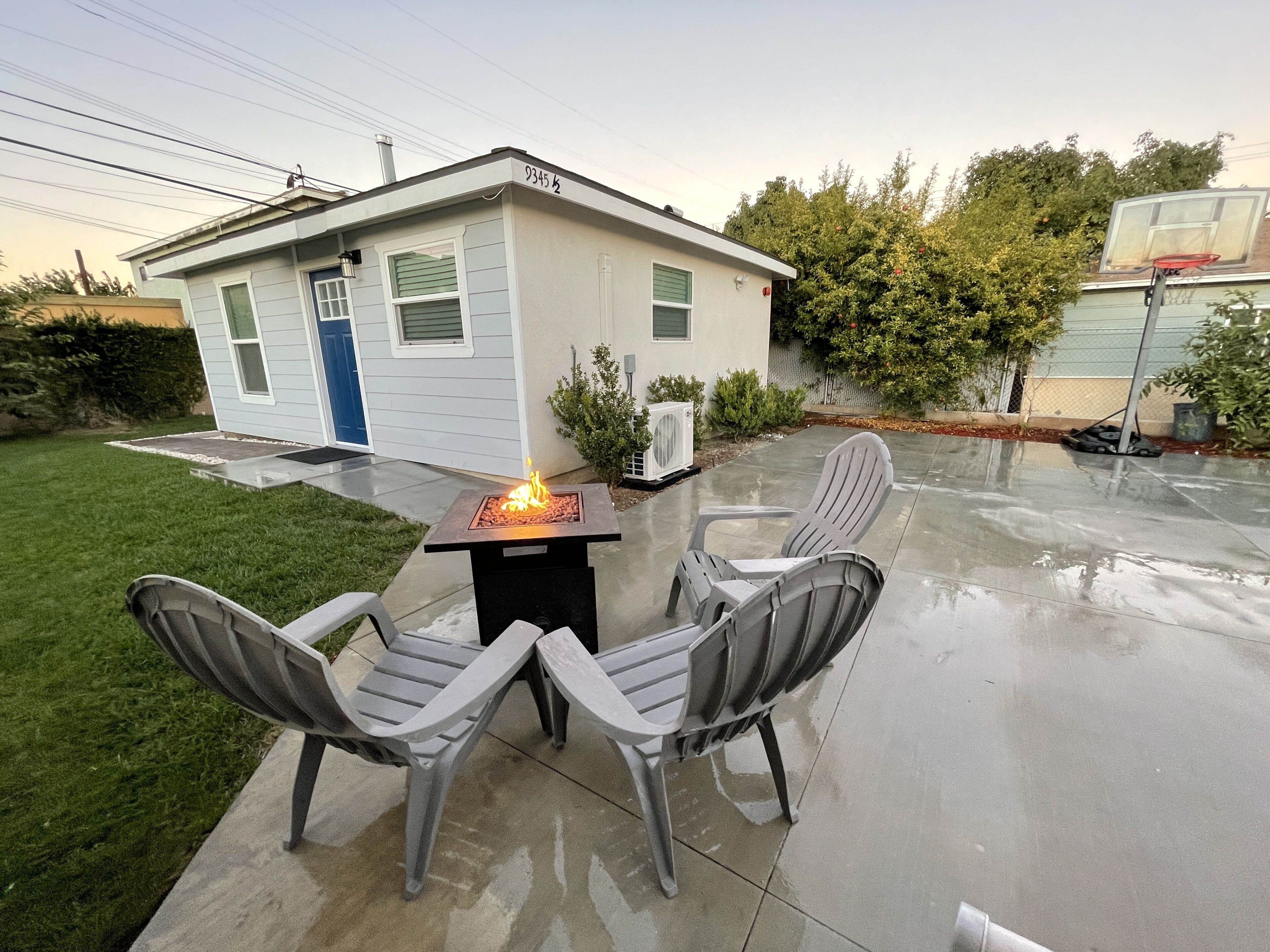 Cozy Private Back House with Large Yard