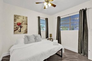 4 bedrooms, iron/ironing board, WiFi, bed sheets