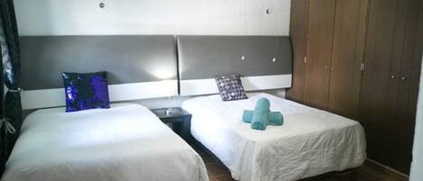 2 多间卧室、熨斗/熨衣板、WiFi、床单